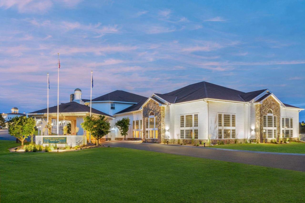 Four Seasons Island Resort Pembine Bagian luar foto